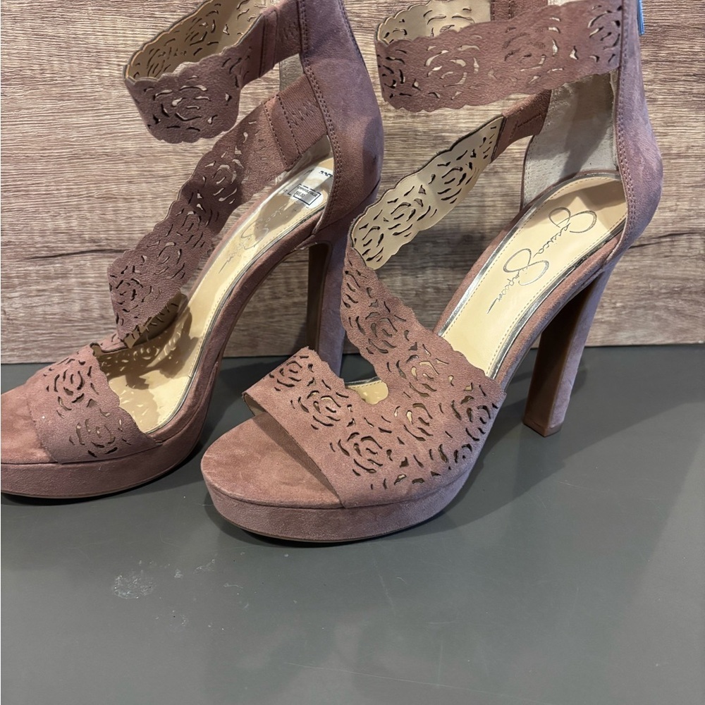Jessica Simpson Mauve Cutout Heels - Picture 4 of 6
